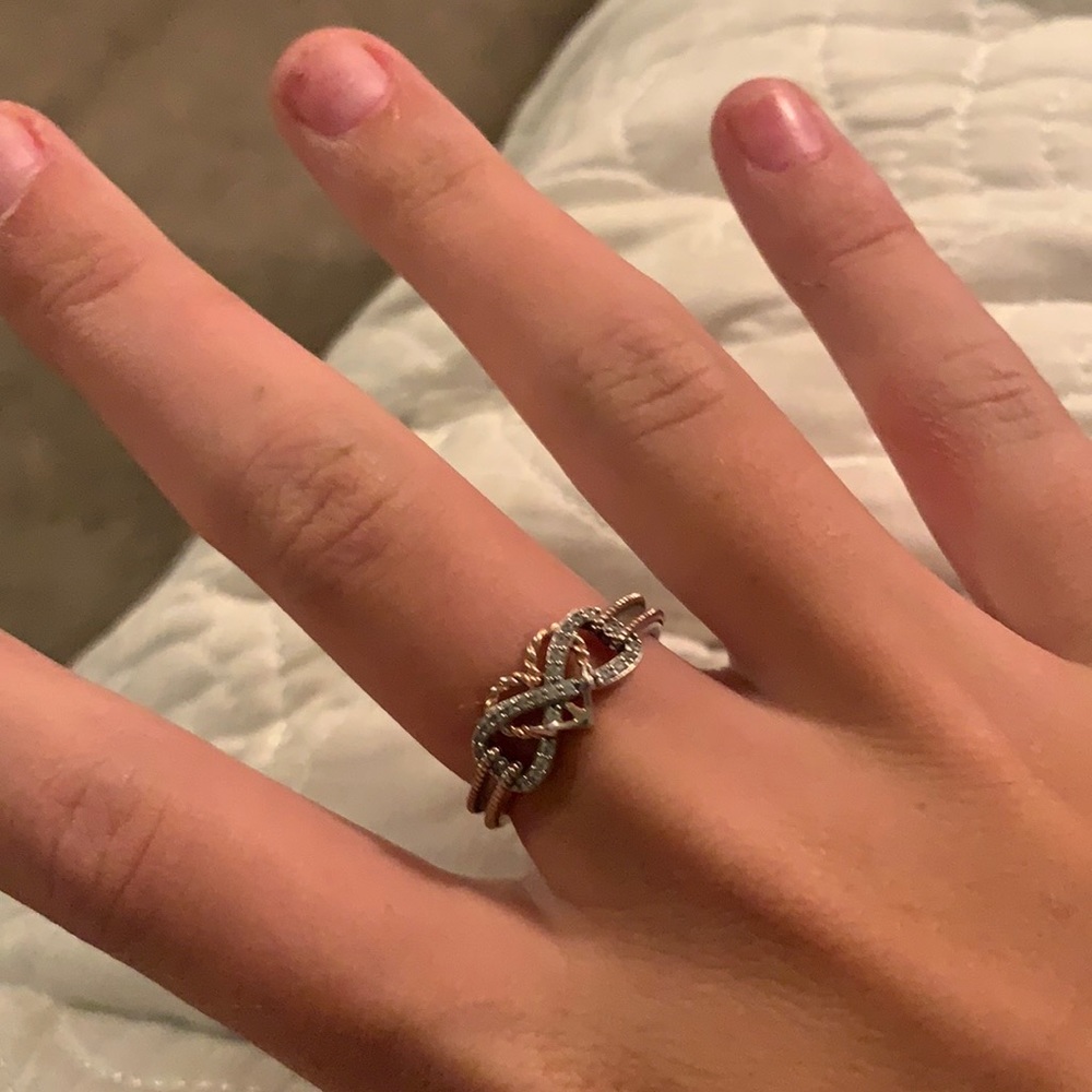 super cute heart infinity ring!! size 8.